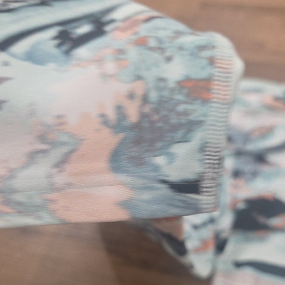 Under Armour Multicolor Abstract Leggings - Picture 4 of 7